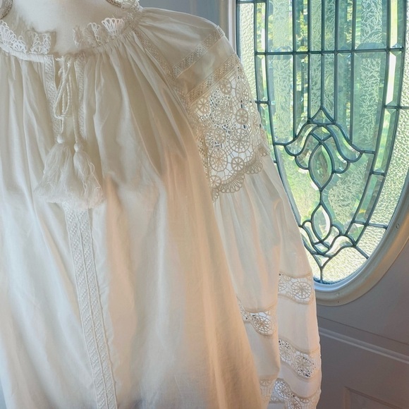 En Saison White Lace Long Sleeve Blouse SKU0662 - Picture 3 of 9